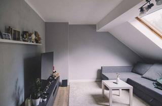 Wohnung mieten in 63450 Hanau, Charmante 2-Zimmer-Dachgeschosswohnung in stilvoller Altbauvilla - zentrale Lage mit Kinzigblick