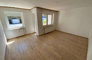 Wohnung mieten in Landemerter Weg 55, 58840 Plettenberg, bezugsfertig: 2-Zimmer-Wohnung in Plettenberg mit Balkon und Boden