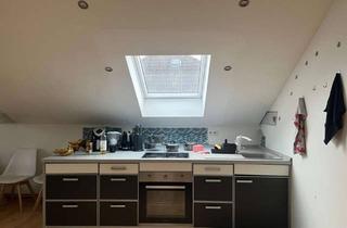 WG-Zimmer mieten in 38106 Braunschweig, 2 miteinander verbundene Zimmer mit insgesamt 45 m² in einer 140 m² großen Wohnung.