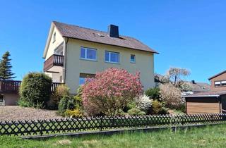 Haus kaufen in Im Malkersfeld 19, 35099 Burgwald, Geräumiges Haus mit Garagen und großem Garten in Burgwald