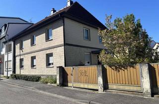 Haus kaufen in 65779 Kelkheim, Renovierungsbedürftiges Ensemble im Herzen von Kelkheim