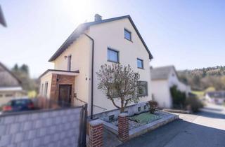 Haus kaufen in 96472 Rödental, Großzügiges 1–2 Familienhaus mit Dachterrasse, Garten und Scheune in Rothenhof!