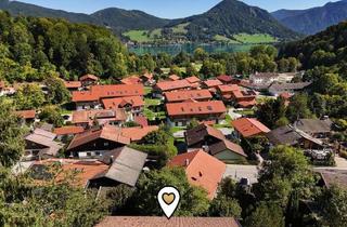 Grundstück zu kaufen in 83727 Schliersee, Traumhaftes Panoramagrundstück in Schliersee - Seeblick in Hanglage mit Vorbescheid - echte Rarität!