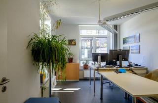 Gewerbeimmobilie kaufen in 95028 Innenstadt, Sofort Rendite sichern: Vermietetes Büro im stilvollen Jugendstilgebäude in Top-Lage