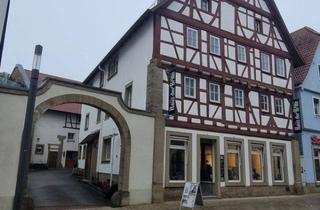 Mehrfamilienhaus kaufen in Brettener Strasse 32, 75031 Eppingen, Fachwerkjuwel, saniert, vermietet, mit Ausbaureserve in DG und Nebengebäude.