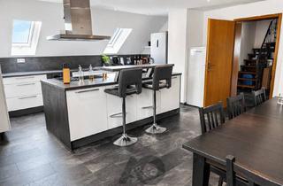 Wohnung kaufen in 71299 Wimsheim, Kernsanierte 3,5-Zi.-DG Wohnung mit weiterem Ausbaupotenzial, Garten & Doppelgarage in Wimsheim