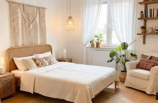 Wohnung kaufen in 90763 Fürth, Zentrale 3-Zimmer-Altbauwohnung mit Entwicklungspotenzial – Leerstehend, gestaltbar, in Bahnhofsn...