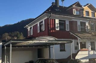Haus kaufen in Elsachstraße 62, 72574 Bad Urach, Familien-DHH in ruhiger Spielstraße | großer Südgarten | Garage + Carport | provisionsfrei