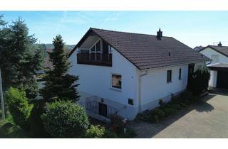 Haus kaufen in 71554 Weissach, Gepflegtes Zweifamilienhaus mit Doppelgarage und großem Garten