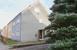 Haus kaufen in 18507 Grimmen, Sanierungsobjekt mit großem Grundstück – ideal für Handwerker