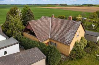Einfamilienhaus kaufen in 38704 Liebenburg, Ländliche Ruhe trifft auf Weitblick – Freistehendes Einfamilienhaus mit Entwicklungspotenzial!