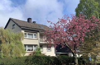 Haus kaufen in 59929 Brilon, Brilon - Toplage in Brilon Stadt - Zweifamilienhaus mit großem Garten und Potenzial