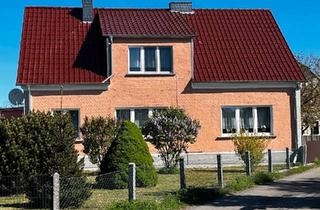 Einfamilienhaus kaufen in 17375 Liepgarten, Liepgarten - Haus mit 2 Wohneinheiten in Mönkebude zu verkaufen