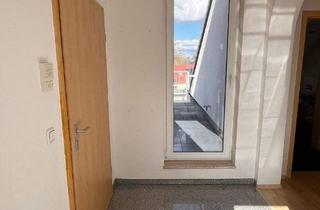 Wohnung kaufen in Hauptstraße, 90537 Feucht, Feucht - Geräumige 4-Zimmer-Dachgeschosswohnung im Ortszentrum mit zwei Balkonen