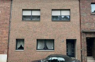 Mehrfamilienhaus kaufen in 41199 Mönchengladbach, Mönchengladbach - Kernsaniertes 3 Familienhaus mit Terrasse und Garten