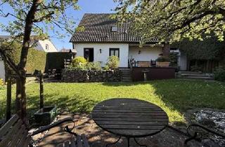 Einfamilienhaus kaufen in 53177 Bad Godesberg, Freistehendes Einfamilienhaus mit schönem Garten, Terrasse und gemütlichen Sitzecken!