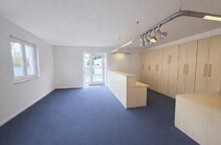 Gewerbeimmobilie kaufen in 97078 Versbach, Geräumige Büro- und Praxisflächen mit separater Wohnmöglichkeit