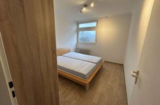 Wohnung mieten in 12203 Lichterfelde, Helle, schön modernisierte und vollmöblierte 2-Zimmer-Wohnung mit Loggia/EBK und TG in Steglitz