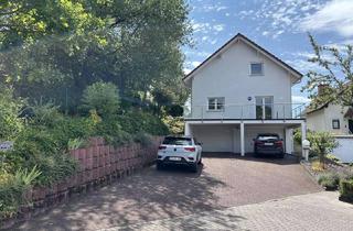 Wohnung mieten in 65527 Niedernhausen, Niedernhausen, Am Schäfersberg. 3,5 Zi-Wohnung im 3-Familienhaus.2Garagen,Balkon,Küche,Kamin,GästeWC