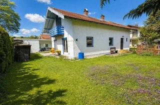 Einfamilienhaus kaufen in 83352 Altenmarkt, Gelegenheit! Renovierungsbedürftiges Einfamilienhaus in ausgesprochen ruhiger Wohnlage von Altenmark