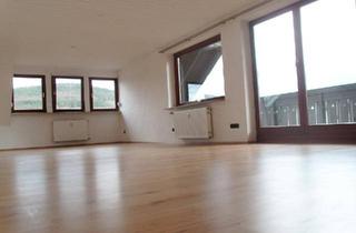 Wohnung kaufen in 97775 Burgsinn, Burgsinn - Sonnige 3,5 Z-Wohnung mit Terrasse und Südbalkon