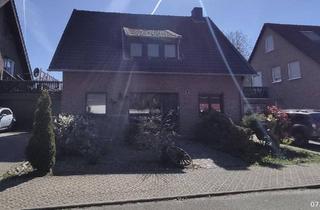 Haus kaufen in 41844 Wegberg, Wegberg - Freistehendes vollunterkellertes 2-FH mit 2 Garagen + Stellplätze