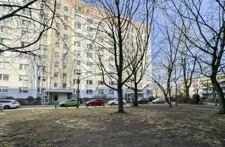 Wohnung kaufen in Sewanstraße 207, 10319 Berlin, Berlin - Bezugsfreie 3-Zimmer-Wohnung wartet auf Renovierung in Berlin Friedrichsfelde