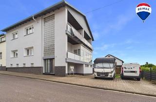 Mehrfamilienhaus kaufen in 66125 Saarbrücken, Saarbrücken / Dudweiler - Charmantes, großzügiges und gepflegtes Mehrfamilienhaus mit 3 Garagen, Garten und Pool