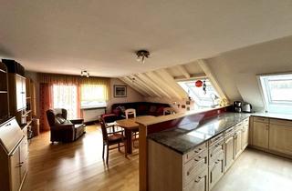 Wohnung kaufen in 79856 Hinterzarten, Schöne Dachgeschosswohnung mit Balkon, 2 Stellplätze und Gartenmitnutzung in Hinterzarten