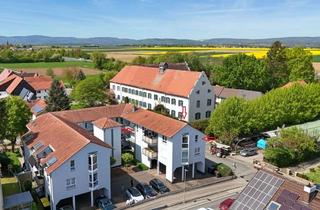 Wohnung kaufen in Am Schloß 15, 61184 Karben, Exklusive Eigentumswohnung mit Taunusblick – Wohnen am Schloss in Karben-Kloppenheim ohne Makler
