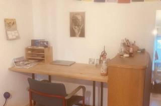 WG-Zimmer mieten in 41464 Neuss, Helles, großzügiges Zimmer zur Zwischenmiete in ruhiger, grüner Lage in Neuss Süd – Frauen-WG.