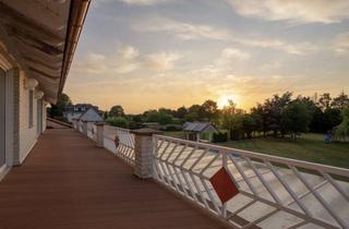 Villa kaufen in Wassenberger Straße 10B, 52525 Heinsberg, Exklusiver Wohnbereich einer luxuriösen Villa.