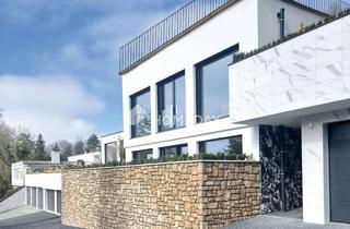 Wohnung kaufen in 78073 Bad Dürrheim, Stilvolle Wohnung mit Terrasse und durchdachtem Raumkonzept auf circa 157 m²