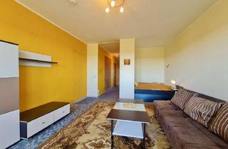 Wohnung kaufen in 97076 Lengfeld, Bezugsfrei: 1-Zimmer-Wohnung mit Weitblick, Loggia & Aufzug in Würzburg-Lengfeld