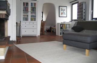 Wohnung kaufen in Rodderbergstraße, 53179 Bonn, 2,5-Zimmer-Dachgeschosswohnung in Bonn-Mehlem mit Balkon, Drachenfelsblick in Rheinnähe
