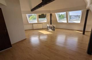 Wohnung mieten in Alfred-Bozi-Straße, 33602 Innenstadt, Zentral gelegene 3,5-Zimmer Dachgeschosswohnung