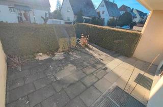 Haus kaufen in 71229 Leonberg, Leonberg - DHH mit Garage, 3 Stellplätze, Terrasse & Balkon