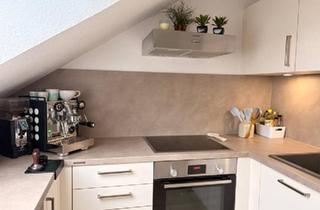 Wohnung kaufen in 97318 Kitzingen, Kitzingen - Lichtdurchflutete Dachgeschosswohnung in Kitzingen zu verkaufen