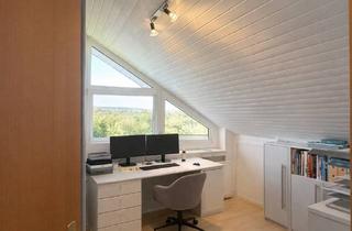 Wohnung kaufen in 72336 Balingen, Attraktive 3-Zimmer-Dachgeschosswohnung mit einladender Loggia.