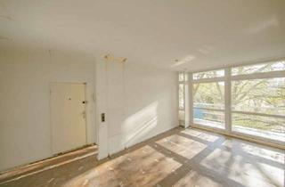 Wohnung kaufen in Altonaer Strasse 14, 10557 Tiergarten, Bezugsfreie 3 Zi-Whg in DER Architektur-Ikone: im Oskar Niemeyer Haus im 3. OG mit Balkon