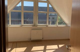 Wohnung mieten in Nordstraße 161, 47799 Stadtmitte, Helle Dachgeschosswohnung mit zwei Balkonen
