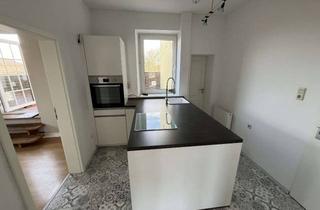 Wohnung mieten in 42657 Solingen, Helle 3-Zimmer-Wohnung mit EBK und Terrasse in Solingen