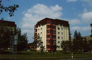 Wohnung mieten in Werner-Seelenbinder-Str. 72, 02943 Weißwasser, 1 Raum-Wohnung mit verglastem Balkon und Aufzug