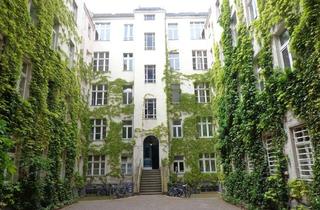 Wohnung mieten in Uhlandstraße 14, 10623 Charlottenburg, Schöne 2-Zi. Altbau-Wohnung mit EBK-dicht Ku`damm!
