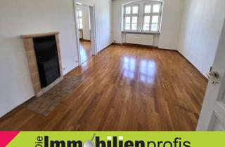 Wohnung mieten in Ludwigstraße 52, 95028 Innenstadt, H-43015 - Stilvolle 3-Zimmer-Altbauwohnung mit Einbauküche im Stadtzentrum von Hof