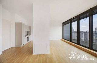 Wohnung mieten in Zimmerstraße 94, 10117 Mitte, LICHTDURCHFLUTET! 2 Zimmer Dachgeschoss-Wohnung mit ca. 77m² und großer Terrasse in Berlin-Mitte