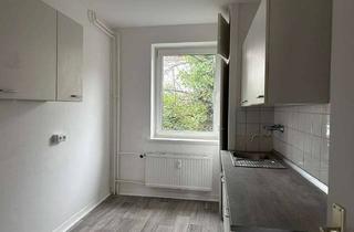 Wohnung mieten in Augustenstr. 52, 24143 Gaarden-Ost, Frisch renovierte 2,5-Zimmerwohnung in der Augustenstr. 52 in Kiel zu vermieten! Otto Stöben GmbH