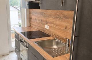 Wohnung mieten in Bernsteinstraße 83, 84032 Altdorf, Helle 2-Zimmer Dachgeschosswohnung mit Balkon in Altdorf