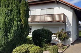 Wohnung mieten in Zum Steinberg, 35418 Buseck, Stilvolle, gepflegte 2-Zimmer-Dachgeschosswohnung mit geh. Innenausstattung mit Balkon und EBK