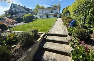 Wohnung mieten in Schwalbenweg, 53639 Königswinter, 3-Zi-Wohnung,Bad mit Dusche & Wanne.Garage,Carport,Terasse,seperatenEingang und Einfahrt